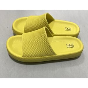 No Boundaries Women Sz 8 Yellow Contoured Slip on Sandals Designer Shoe Comfort